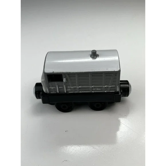 Thomas & Friends Take n Play TOAD Brakevan Diecast Train 2013 - Picture 2 of 6